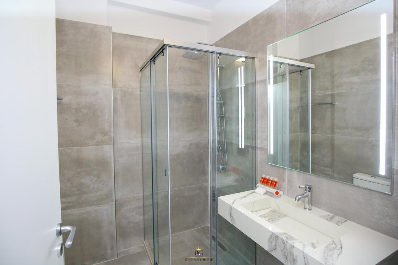 Regina Garden Hotel 4*