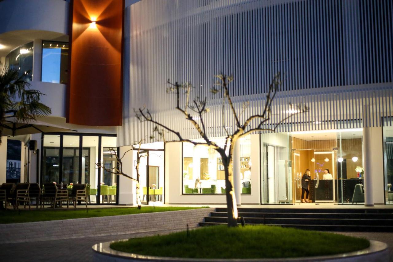 Regina Garden 4*