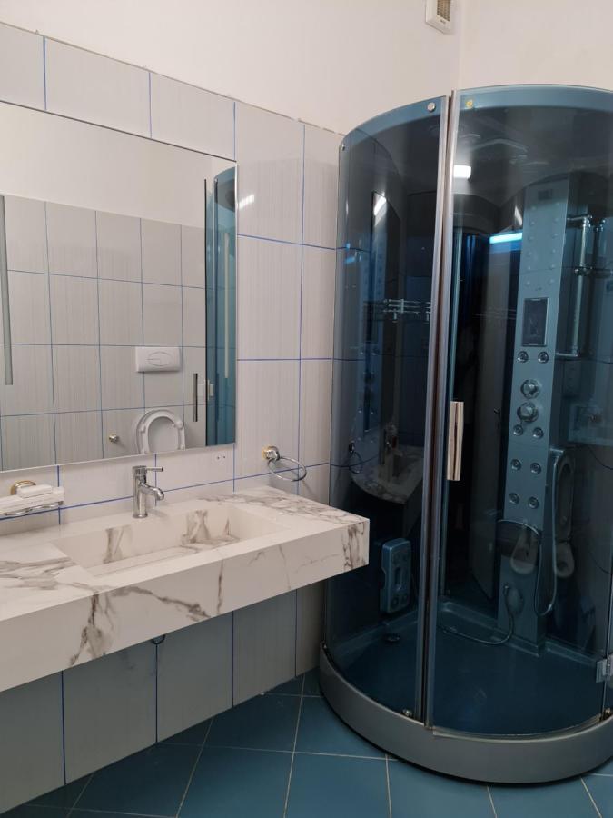 Regina Garden Hotel 4*