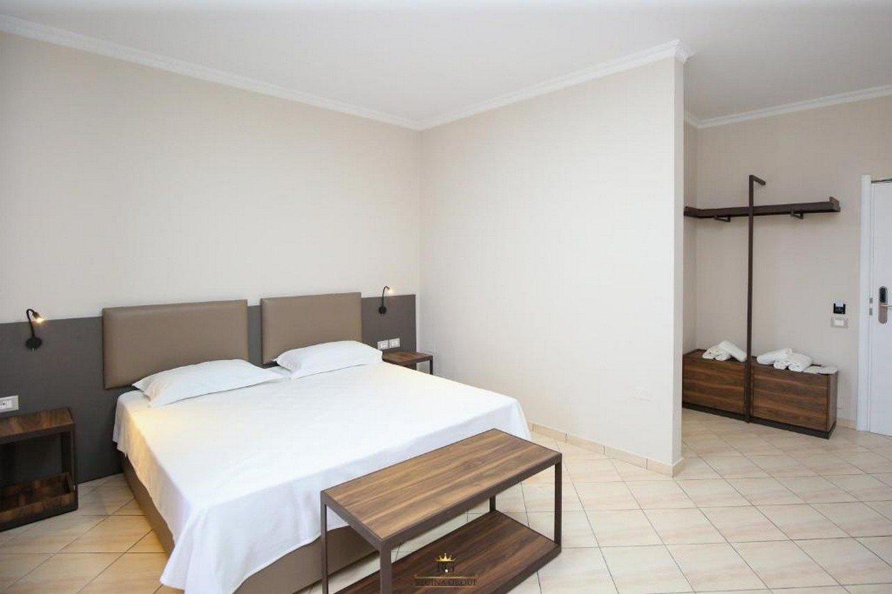 Regina Garden Hotel 4*