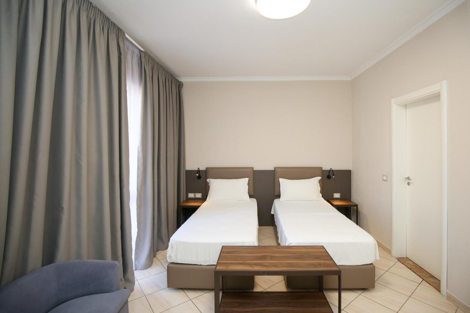 Regina Garden Hotel 4*